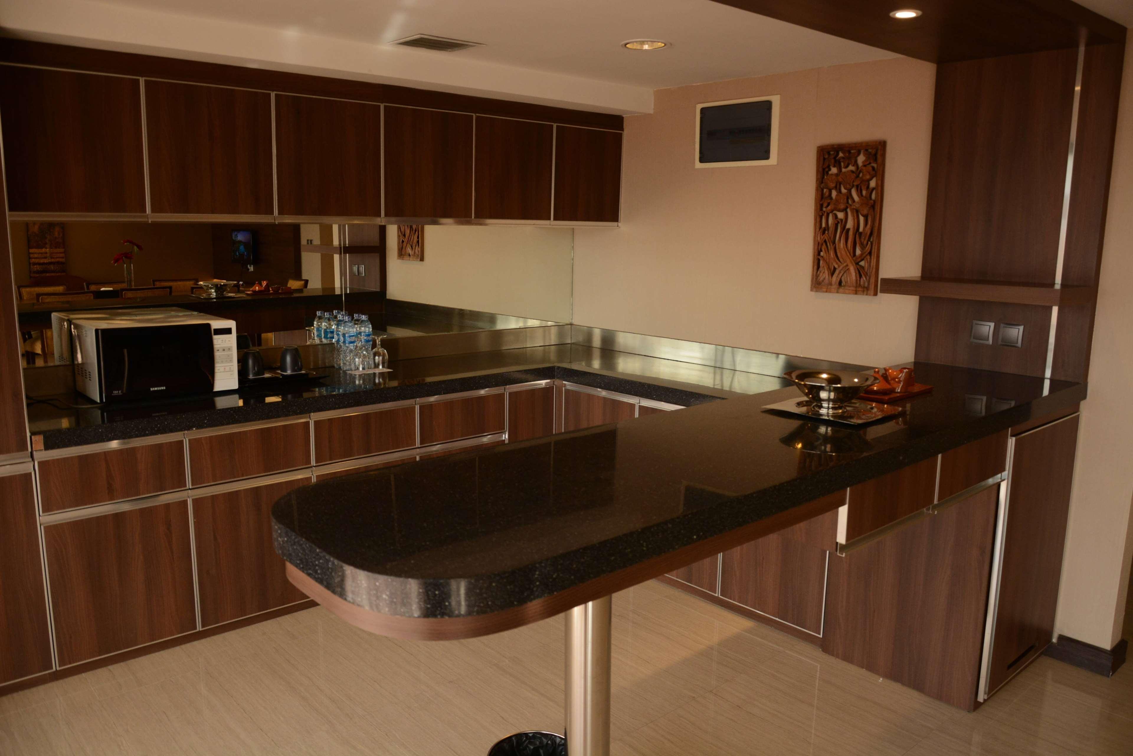 Отель Ramada By Wyndham Bali Sunset Road Kuta Семиньяк Экстерьер фото