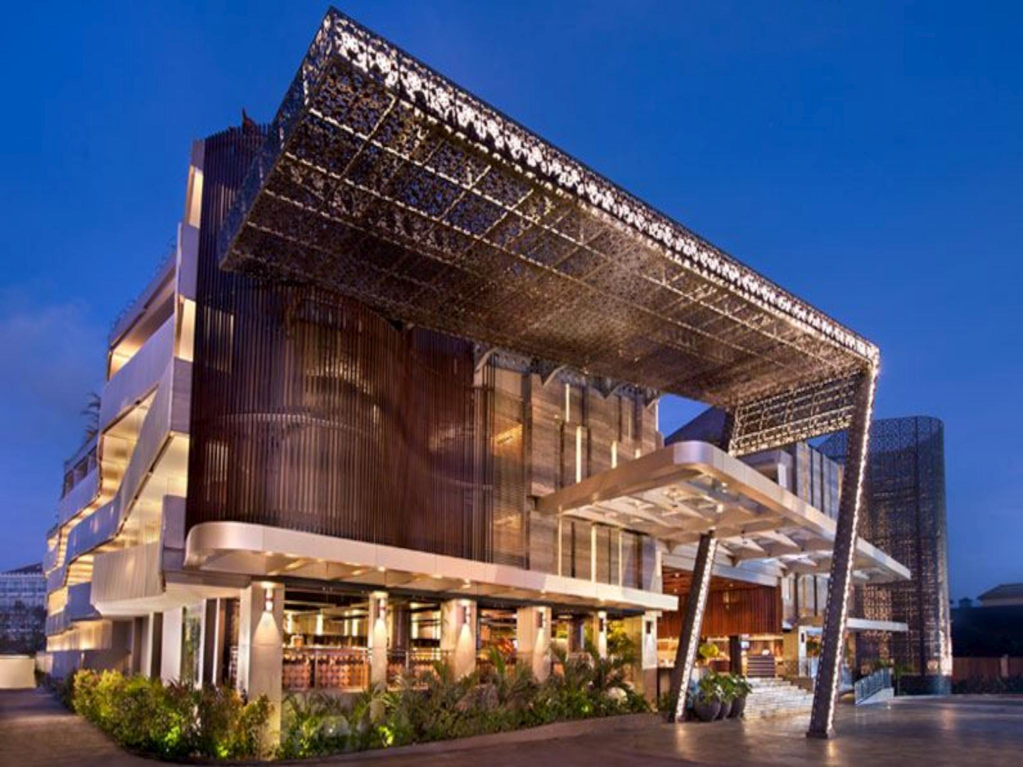 Отель Ramada By Wyndham Bali Sunset Road Kuta Семиньяк Экстерьер фото