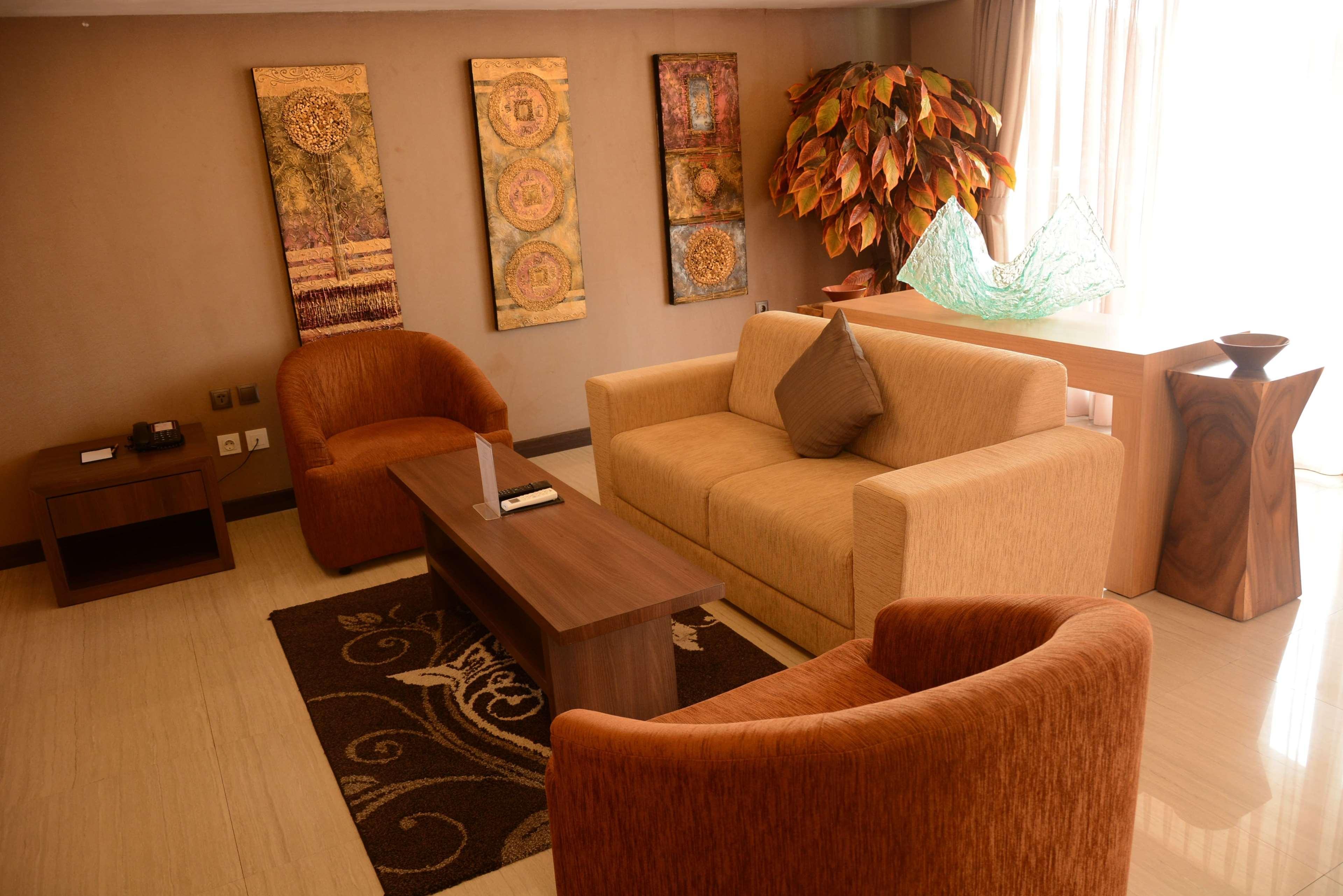 Отель Ramada By Wyndham Bali Sunset Road Kuta Семиньяк Экстерьер фото