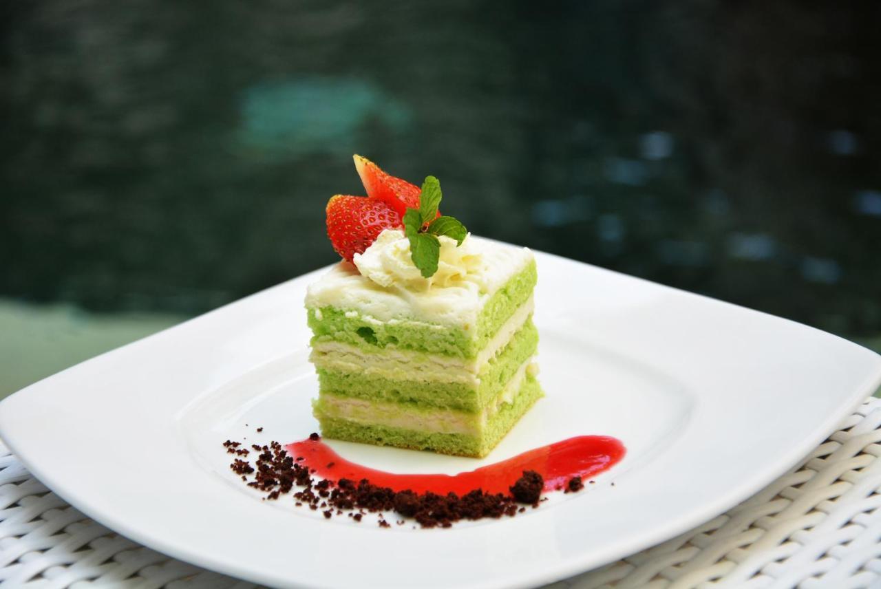 Отель Ramada By Wyndham Bali Sunset Road Kuta Семиньяк Экстерьер фото