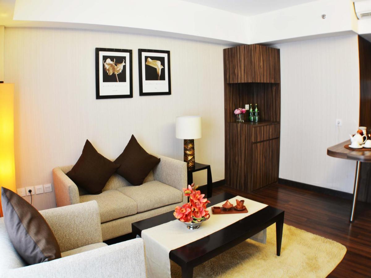 Отель Ramada By Wyndham Bali Sunset Road Kuta Семиньяк Экстерьер фото
