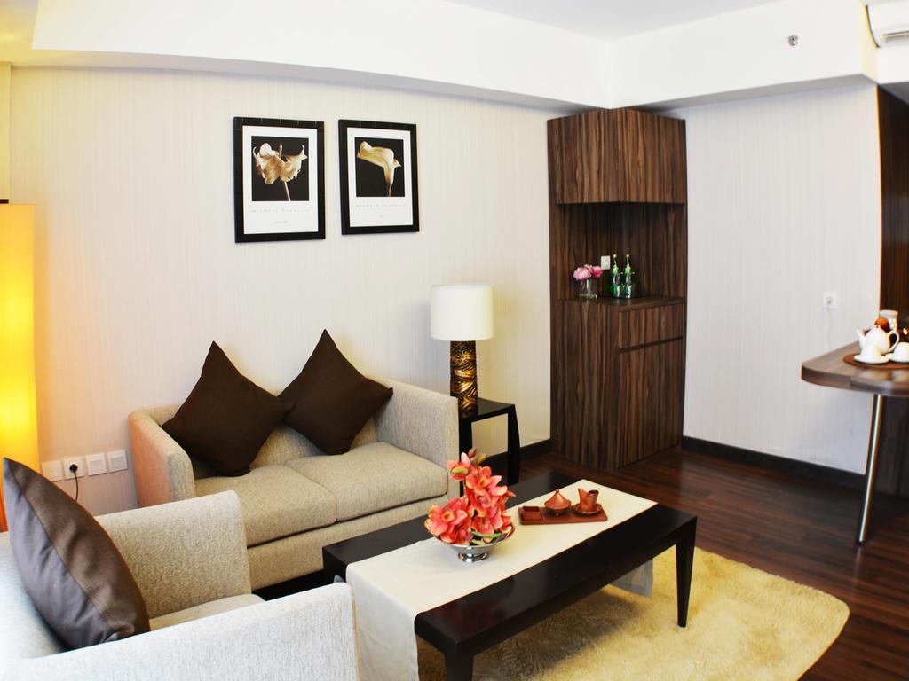 Отель Ramada By Wyndham Bali Sunset Road Kuta Семиньяк Экстерьер фото