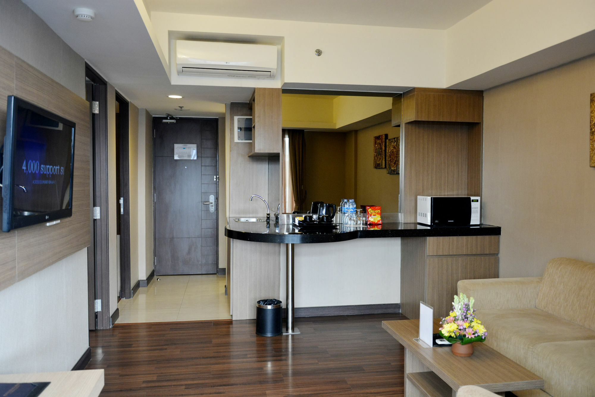 Отель Ramada By Wyndham Bali Sunset Road Kuta Семиньяк Экстерьер фото