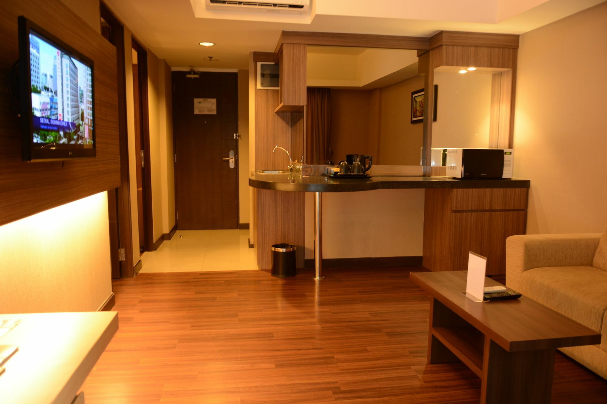 Отель Ramada By Wyndham Bali Sunset Road Kuta Семиньяк Экстерьер фото
