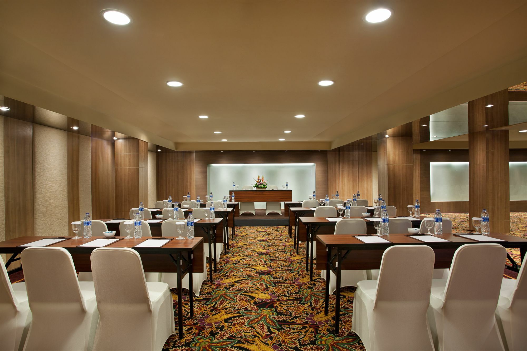 Отель Ramada By Wyndham Bali Sunset Road Kuta Семиньяк Экстерьер фото