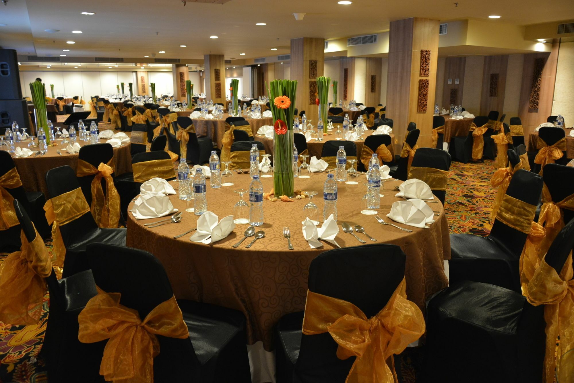 Отель Ramada By Wyndham Bali Sunset Road Kuta Семиньяк Экстерьер фото